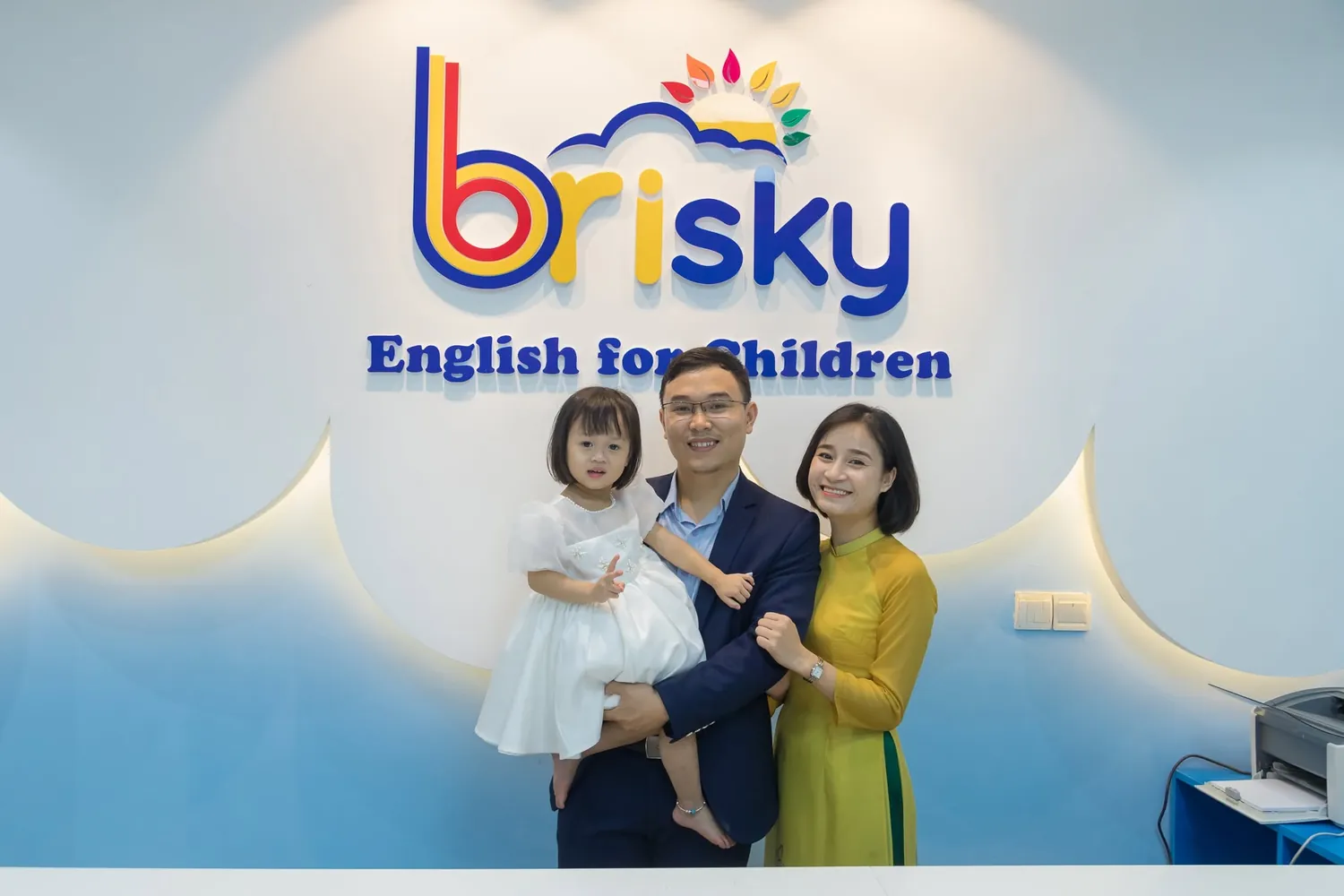 Gia đình sáng lập tại cơ sở Brisky English for Children