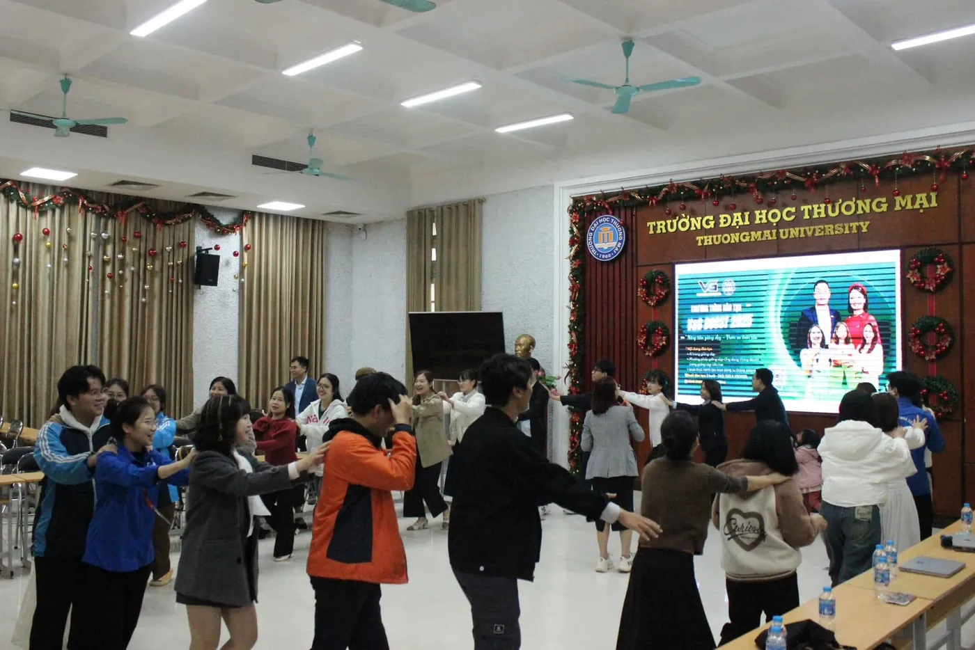 Hoạt động đào tạo tại hội trường đại học